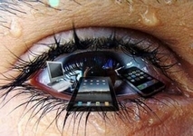 ブルーライトによる眼精疲労.jpg