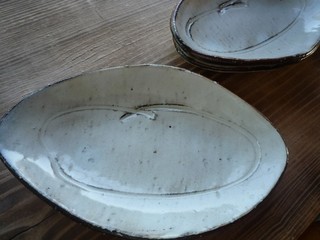 粉引き楕円皿